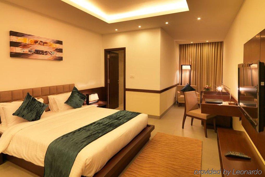העיר בנגלור 24 Tech Hotel מראה חיצוני תמונה