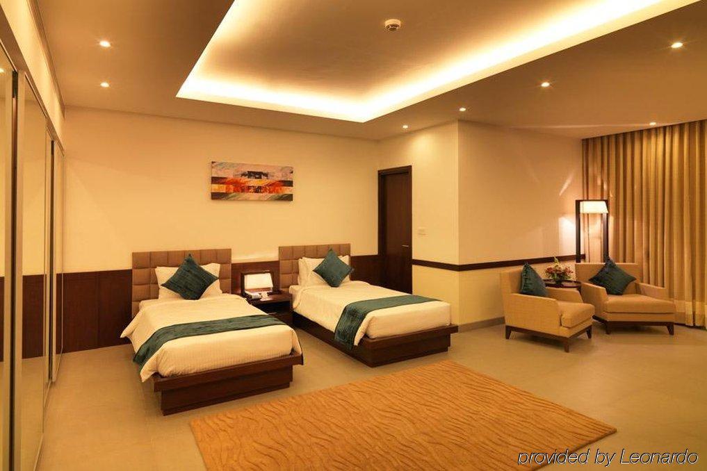 העיר בנגלור 24 Tech Hotel מראה חיצוני תמונה